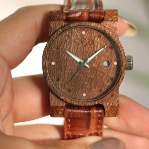 ساعت چوبی ساخته شده با چوب چنار