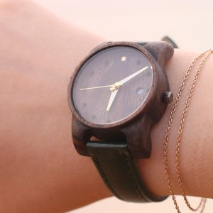 ساعت مچی چوبی شلتا