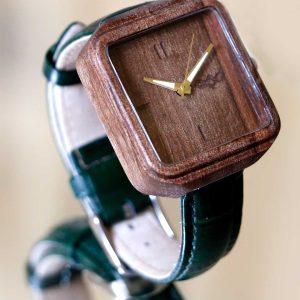 رامان ساعتی به شکل مربع