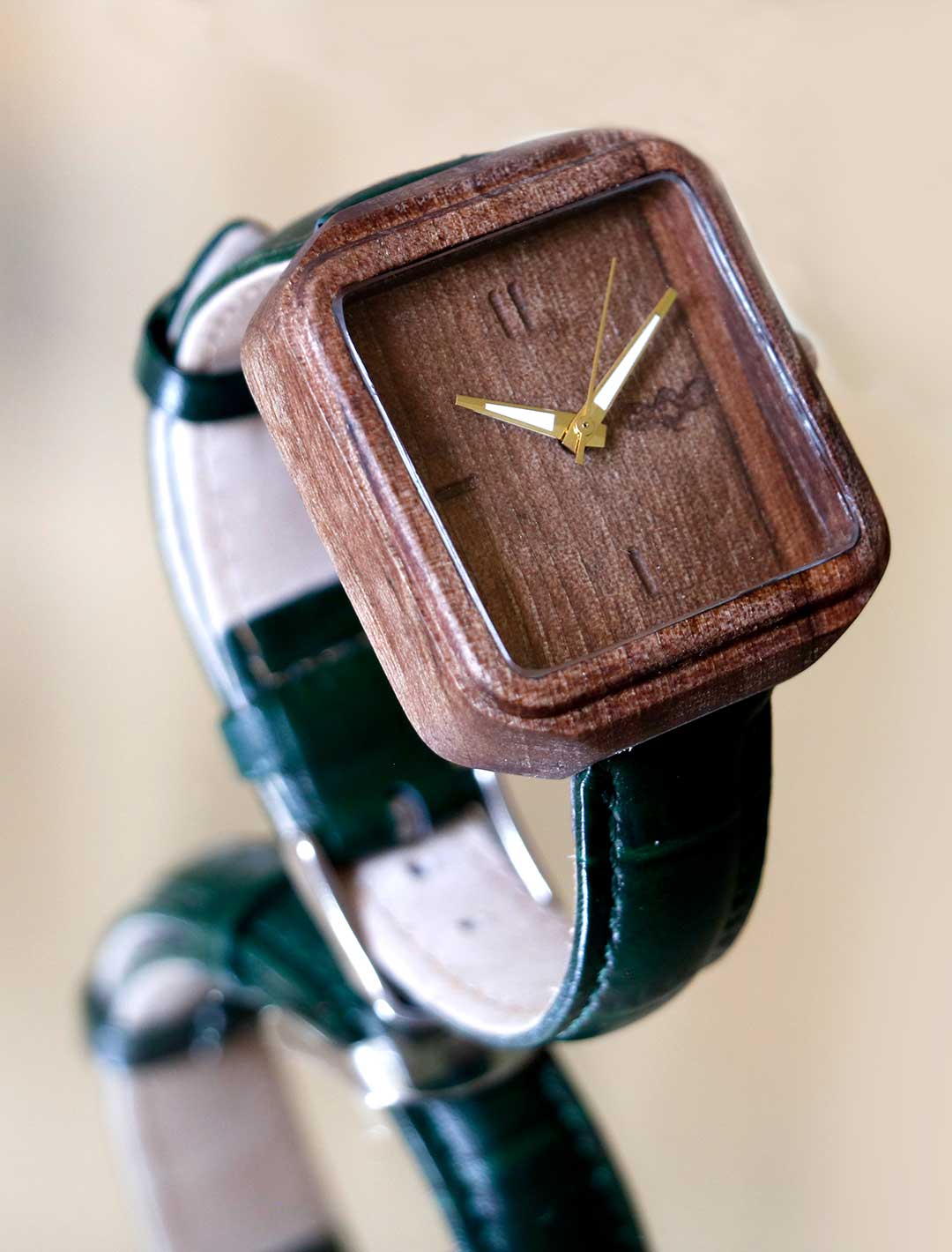 رامان ساعتی به شکل مربع